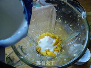 芒果酸奶冰淇淋的做法步骤:3