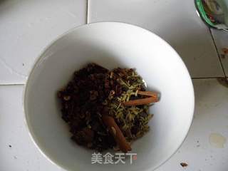 老汤卤蹄髈的做法步骤：4