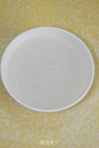 蚝干腊肠煲仔饭的做法步骤:2