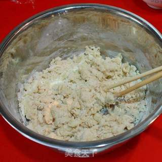 吃一个不过瘾-----椒盐葱香酥饼的做法步骤:2