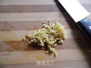 秋葵炖棒骨汤的做法步骤:2