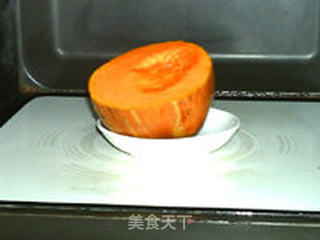 牛奶南瓜羹的做法步骤:2