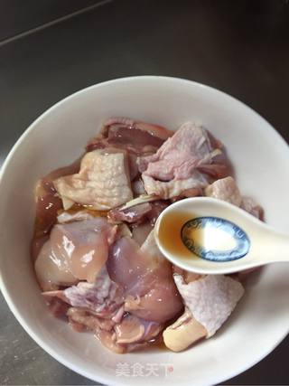 照烧鸡腿的做法步骤:2