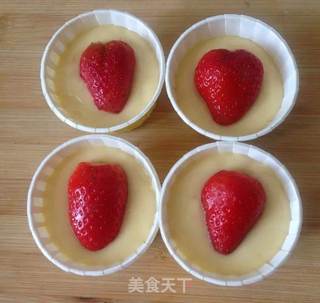 草莓马芬蛋糕的做法步骤:10