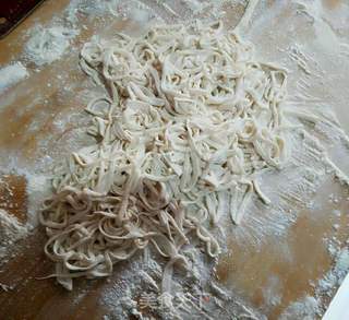 手擀面版千丝饼的做法步骤：1