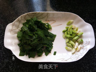 蒜苗炒野生小河虾的做法步骤:3