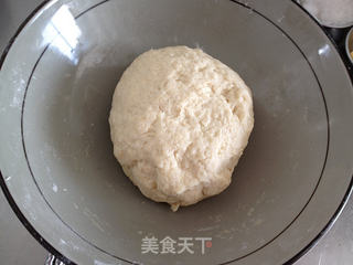 10L烤箱之巧克力馅菠萝面包的做法步骤:3