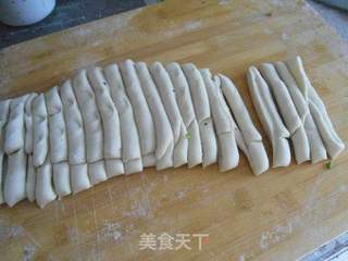 抻条球球卷的做法步骤:5