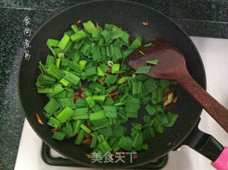 蒜苗炒野生小河虾的做法步骤:8