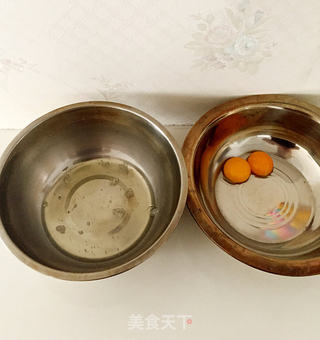 菠菜戚风蛋糕(六寸)的做法步骤:2