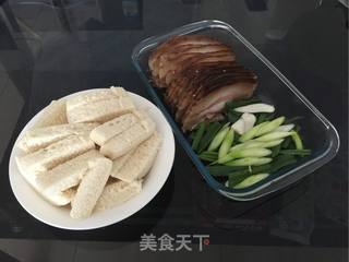 腊肉炒馒头的做法步骤：2