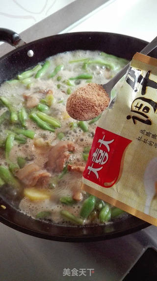 土豆芸豆烧肉片的做法步骤:8