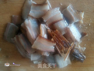 香蕉西葫芦炒腊肉的做法步骤:7