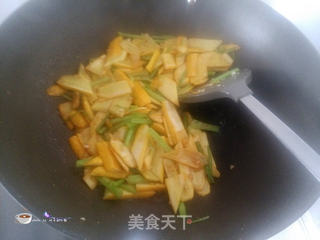 香蕉西葫芦炒腊肉的做法步骤:10