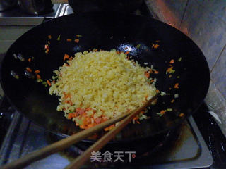 五彩黄金蛋炒饭的做法步骤:8