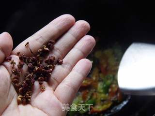 酸辣爆炒鱿鱼的做法步骤:8