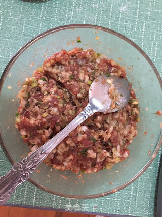 猪肉肉馅饼的做法步骤:2