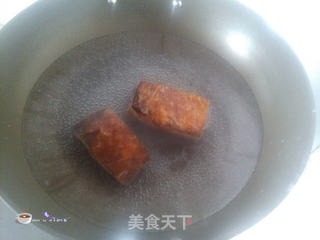 香蕉西葫芦炒腊肉的做法步骤:3