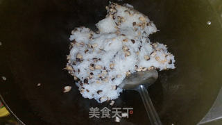 香菇鱿鱼糯米烧卖的做法步骤:7