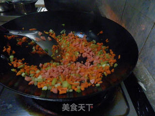 五彩黄金蛋炒饭的做法步骤:7