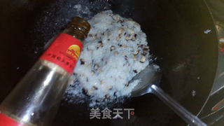 香菇鱿鱼糯米烧卖的做法步骤:8
