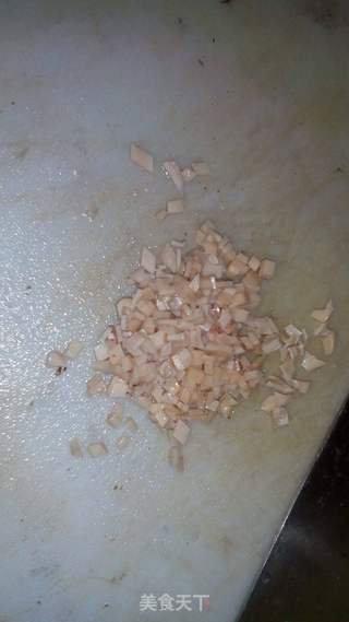 香菇鱿鱼糯米烧卖的做法步骤:5