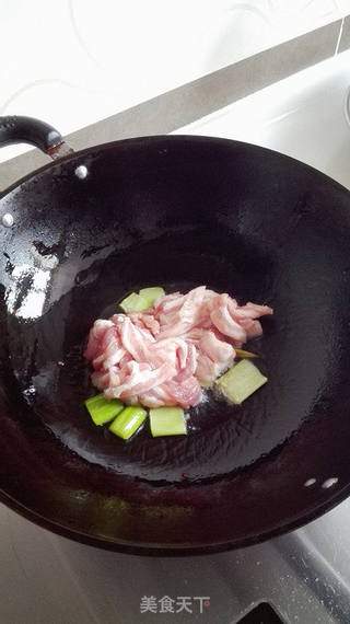 土豆芸豆烧肉片的做法步骤:3