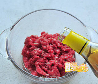 怎样做令人垂涎三尺的山东名吃【烫面千层牛肉饼】的做法步骤:4