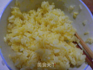 五彩黄金蛋炒饭的做法步骤:4