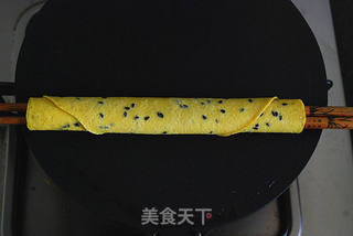 香酥芝麻蛋卷的做法步骤:9