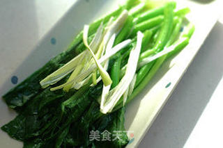 快手家常菜:白灼菜心的做法步骤:2