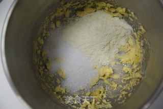 椰蓉面包卷(烤箱烤面包卷的方法)的做法步骤:4