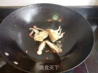 冻豆腐肓蟹煲的做法步骤:3