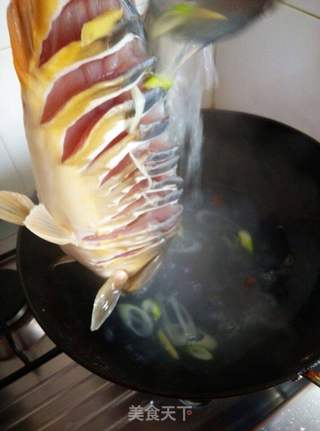 葱油鲤鱼的做法步骤:5