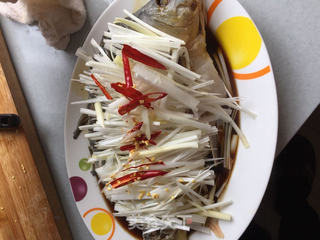 葱油鲤鱼的做法步骤:12
