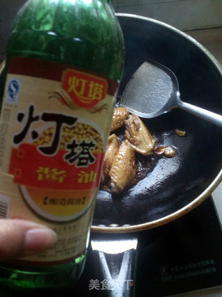 土豆鸡翅炖香菇的做法步骤:7