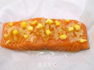 香蒜奶油鲑鱼《纸包鱼片4 》的做法步骤：4
