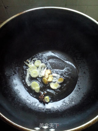 土豆鸡翅炖香菇的做法步骤:5