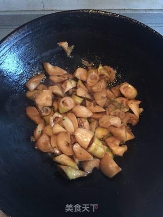 家常油焖笋的做法步骤：4