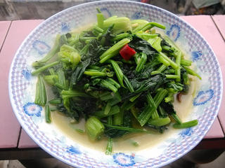 炝炒蒜蓉菠菜的做法步骤:10