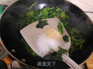 炝炒蒜蓉菠菜的做法步骤:9