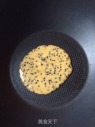 平底锅脆蛋卷的做法步骤:5