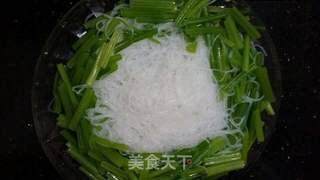 肉丝芹菜拌粉丝的做法步骤:4