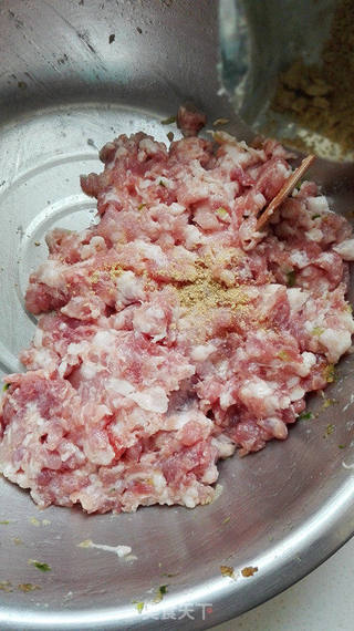 虾仁三鲜饺子的做法步骤:3