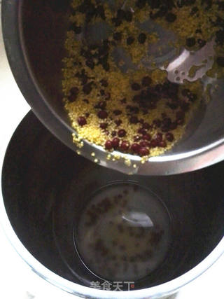 红豆燕麦小米糊的做法步骤:3