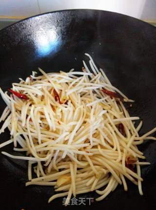 炒绿豆芽的做法步骤:7