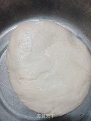 春季除燥，首选芹菜  芹菜猪肉烫面蒸饺的做法步骤：1