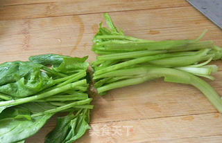 菠菜梗炒鸡蛋的做法步骤:2