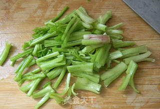 菠菜梗炒鸡蛋的做法步骤:3