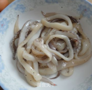 香酥鱿鱼圈的做法步骤:3